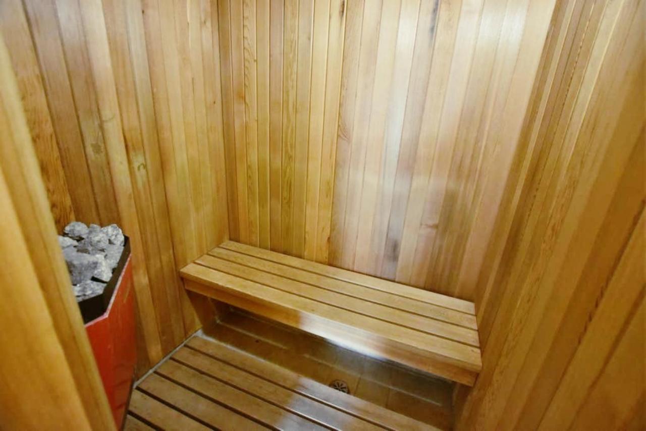 Spacious Chalet Close To The Village & Golf บลูเมาเทนส์ ภายนอก รูปภาพ