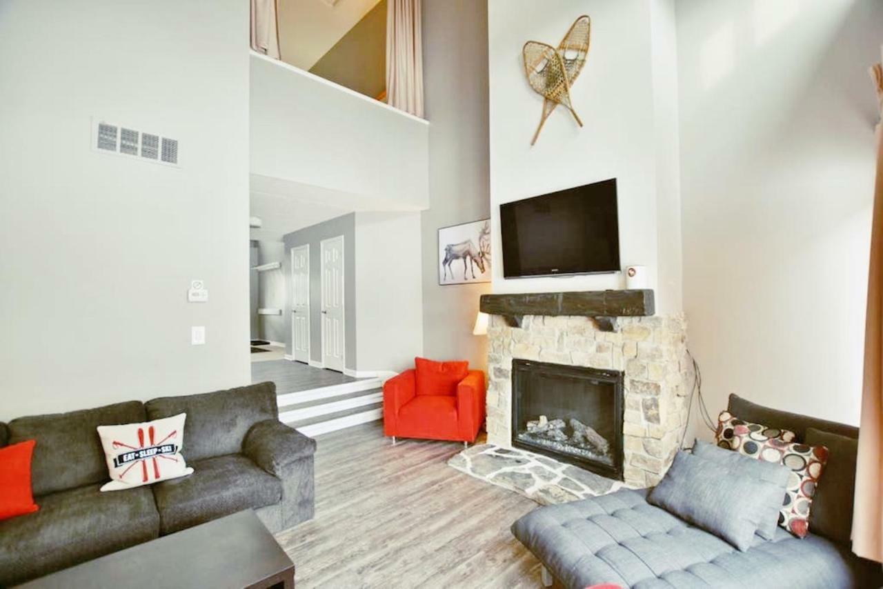 Spacious Chalet Close To The Village & Golf บลูเมาเทนส์ ภายนอก รูปภาพ