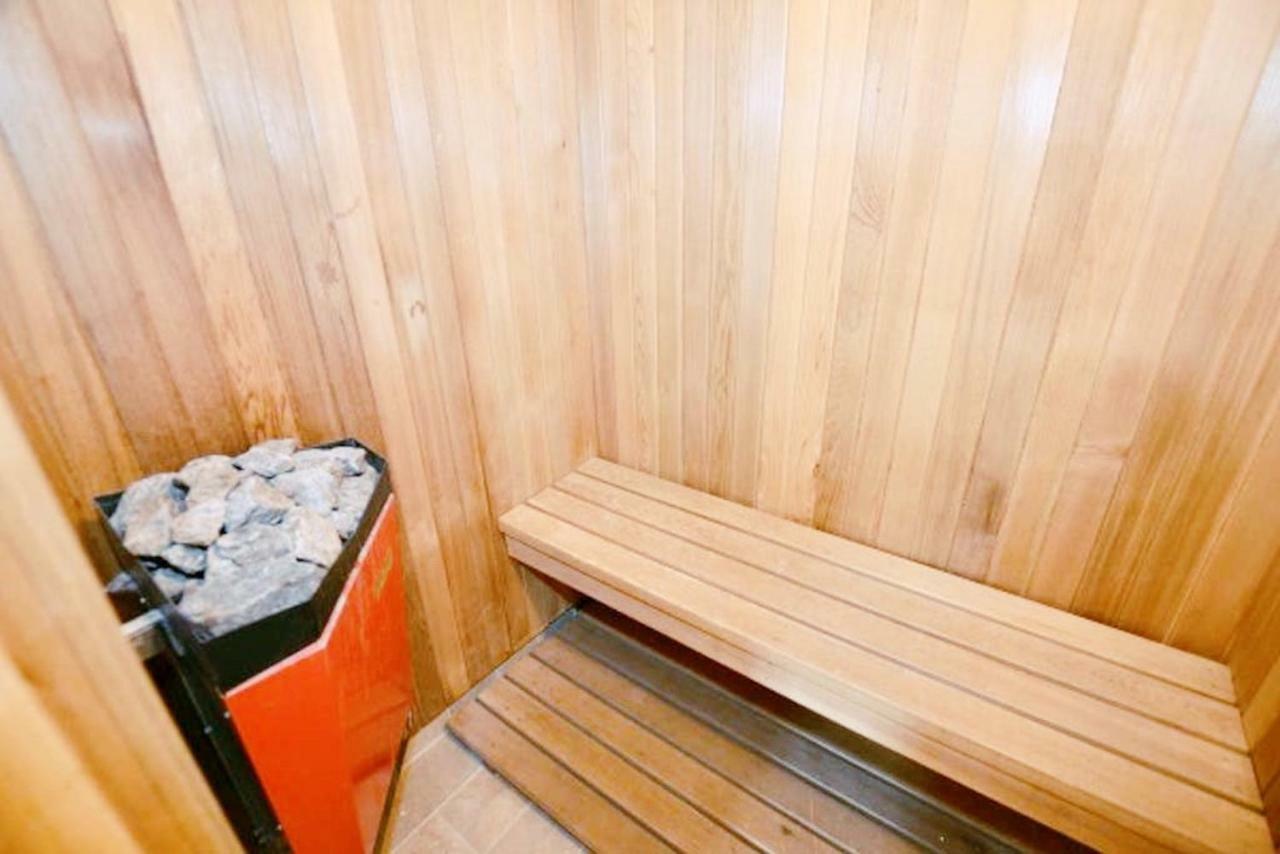 Spacious Chalet Close To The Village & Golf บลูเมาเทนส์ ภายนอก รูปภาพ